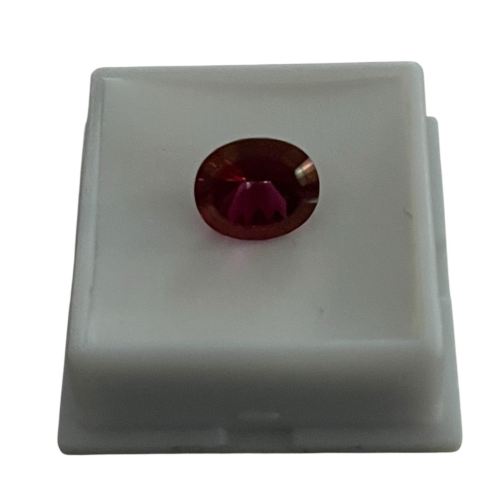 Red Topaz Elegant Red Gemstone Jewelry Piece Loose Stone - Picture 2 of 4